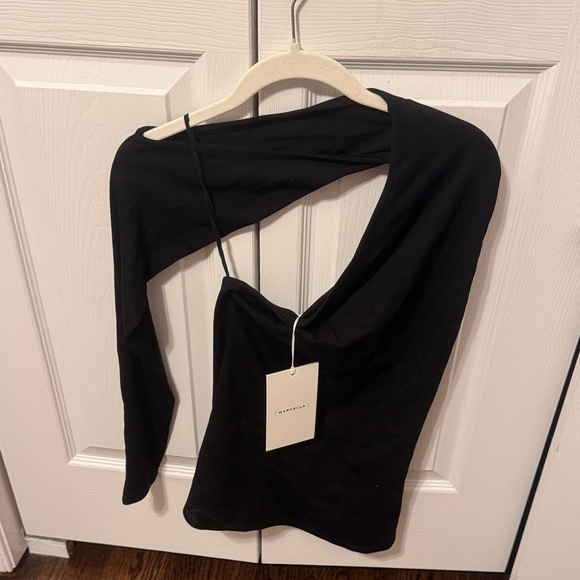 Marcella Manhattan Black One-Shoulder Top - Picture 2 of 5